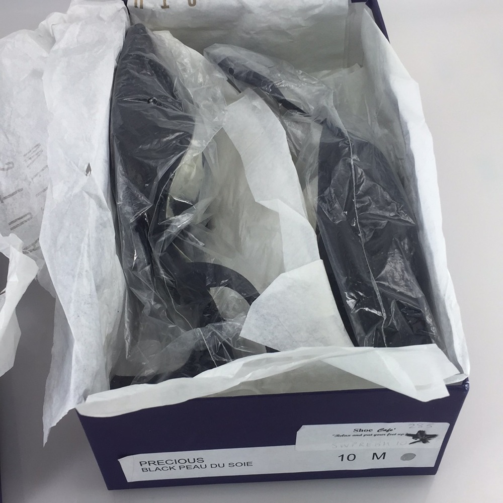 Stuart Weisman Pump - image 1